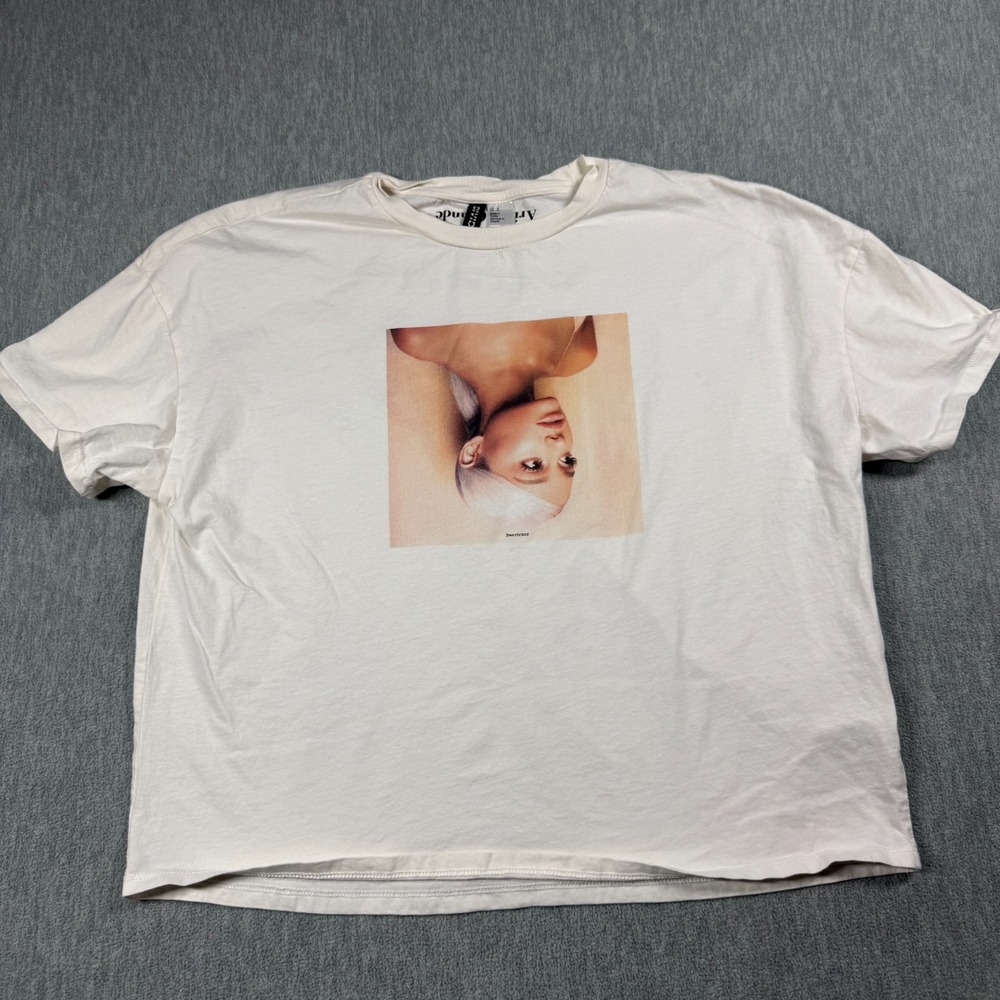 H&M Divided Shirt Women Medium Ariana Grande Sweetener Tour Graphic Pop Crop